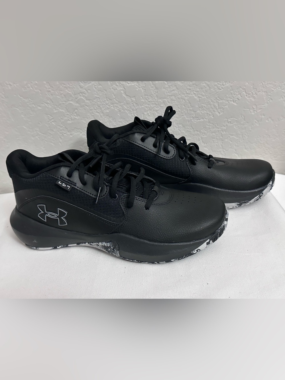 Under Armour Lockdown 7 Basketball Shoes Men’s 10.5 Women’s 12 Black